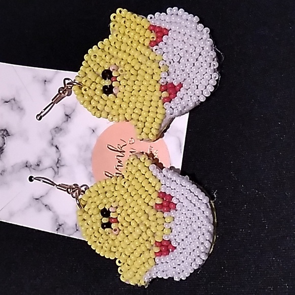 Easter beaded Earrings hypoallergenic chicks yellow & white 2  x 1.5 inch - Picture 1 of 5